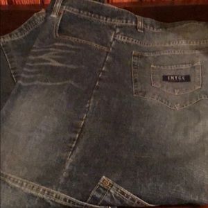 Enyce Brand Company 38 Very Lose Fit